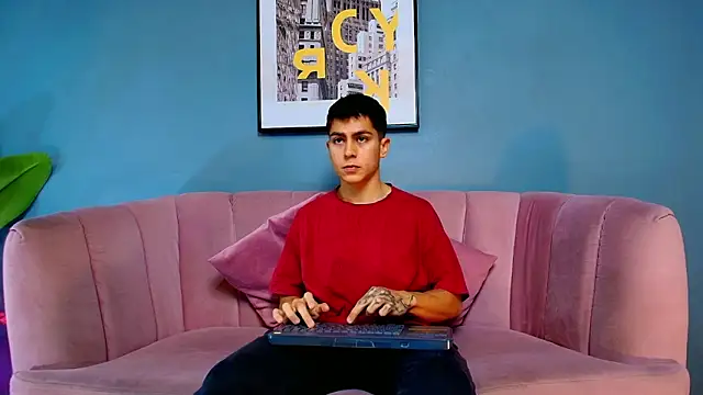 Snapshot of Aron_pulse chatting on February 2, 2026, 1:21 pm Aron pulse online show from February 2, 2026, 1:21 pm