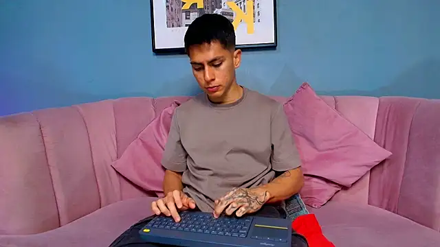 Aron pulse online show from April 20, 2026, 1:36 pm