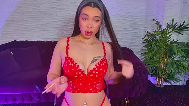 MollyDolley online show from February 5, 2026, 8:13 pm