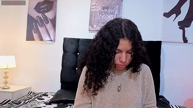 Zoe-yanin online show from February 17, 2026, 7:20 pm