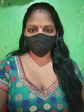 Snapshot of Parul-009 chatting on June 2, 2026, 11:45 am Parul-009 online show from June 2, 2026, 11:45 am