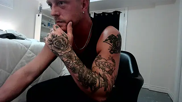 HotnCole online show from March 21, 2026, 12:26 am