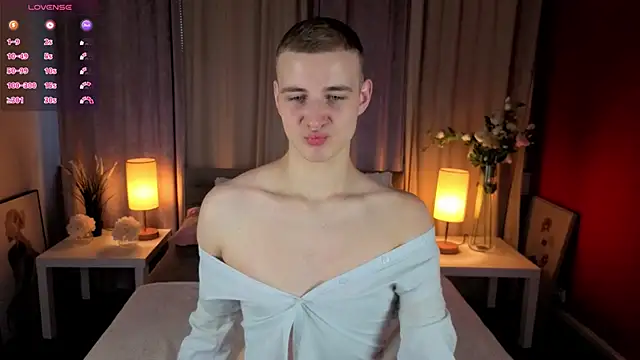 Snapshot of HereAlexColee chatting on February 3, 2026, 2:22 pm HereAlexColee online show from February 3, 2026, 2:22 pm