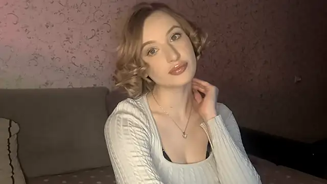 DeliciaBagnoli online show from March 21, 2026, 4:54 pm