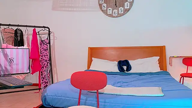 Snapshot of kylliefox_ chatting on January 8, 2026, 2:08 pm kylliefox online show from January 8, 2026, 2:08 pm