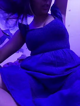 kavyababy00 online show from February 14, 2026, 3:31 pm