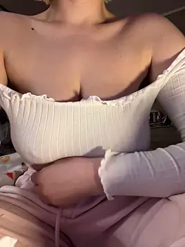 Best-B00bs online show from March 8, 2025, 9:18 pm