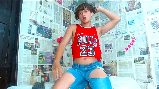 arielnoir6958 online show from February 9, 2026, 11:31 pm