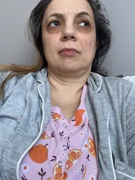 ShyFlameLive online show from February 2, 2026, 3:44 pm