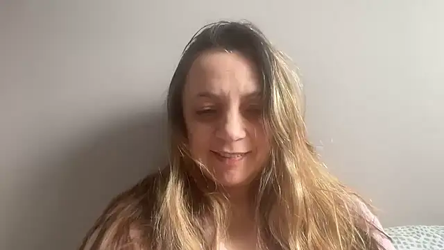 Snapshot of ShyFlameLive chatting on May 2, 2026, 12:32 pm ShyFlameLive online show from May 2, 2026, 12:32 pm