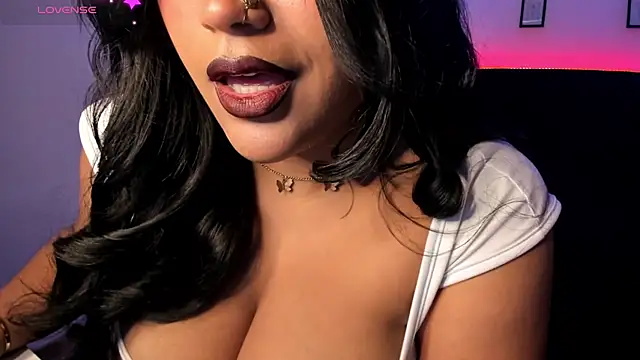 Snapshot of Kamala_Khan_Tx chatting on July 29, 2026, 6:28 pm Kamala Khan Tx online show from July 29, 2026, 6:28 pm