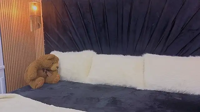 Amber-Horney online show from April 8, 2026, 2:39 pm