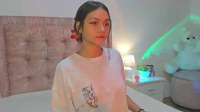 Jennifer Lee  online show from February 20, 2026, 10:21 pm