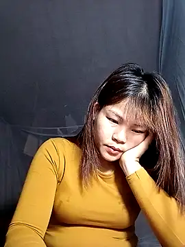 Snapshot of Beeio_diaeo chatting on February 5, 2026, 2:43 pm Beeio diaeo online show from February 5, 2026, 2:43 pm