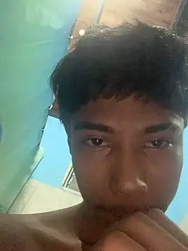 Snapshot of Adan21_cm chatting on May 5, 2026, 7:05 am Adan21 cm online show from May 5, 2026, 7:05 am
