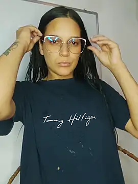 Perla and Maikol online show from February 2, 2026, 6:28 pm