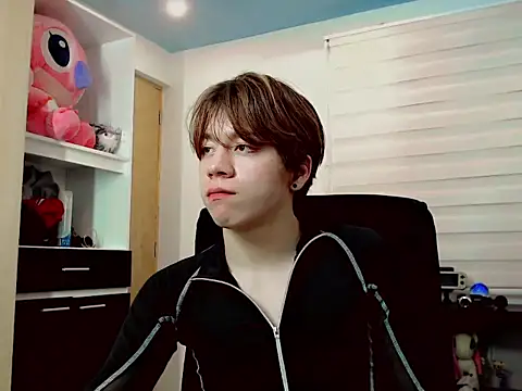 duvisex19 online show from March 24, 2026, 2:38 am