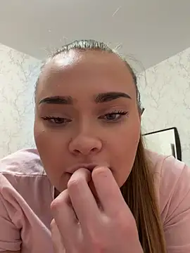 MonicaWestt online show from April 13, 2026, 8:25 pm