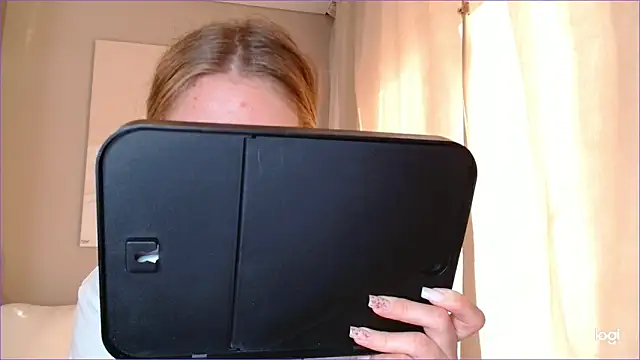 BluueSilk online show from September 18, 2025, 6:26 am