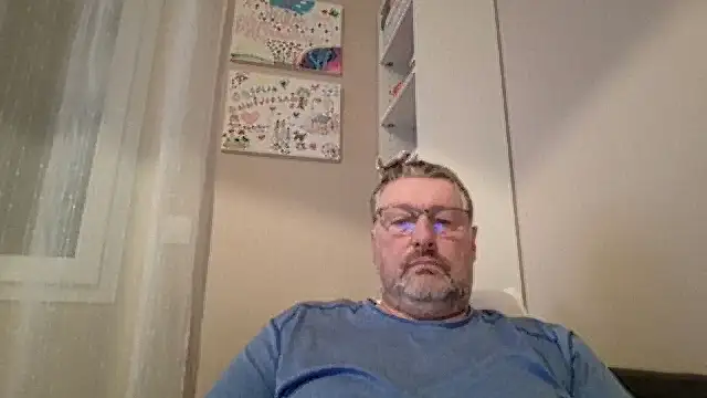 doudou310 online show from March 3, 2026, 5:13 am