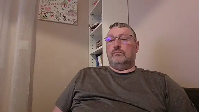 doudou310 online show from March 12, 2026, 4:07 am