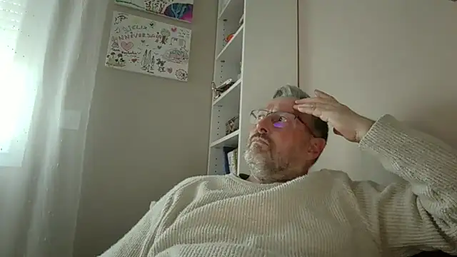 doudou310 online show from March 26, 2026, 5:18 pm