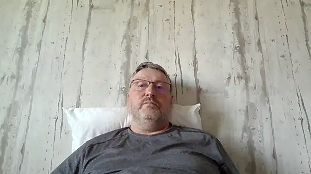 doudou310 online show from April 4, 2026, 3:53 pm