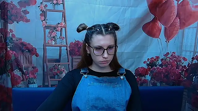 LilianaShine online show from March 8, 2026, 6:17 am