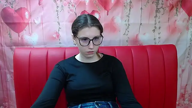 LilianaShine online show from March 25, 2026, 6:08 am