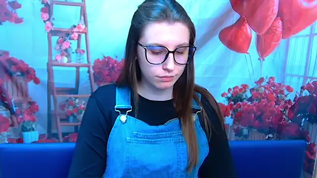 LilianaShine online show from April 19, 2026, 5:07 am