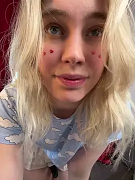 Snapshot of LovelyMiu chatting on February 8, 2026, 10:51 am LovelyMiu online show from February 8, 2026, 10:51 am