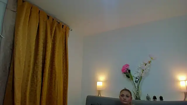 Snapshot of roxana_sinsx chatting on February 7, 2026, 12:25 am roxana sinsx online show from February 7, 2026, 12:25 am