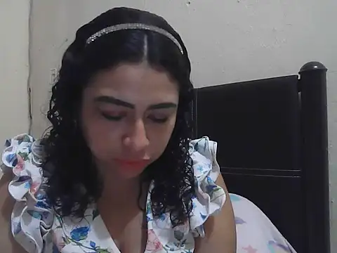 Snapshot of DalilahMx chatting on June 10, 2026, 10:41 pm DalilahMx online show from June 10, 2026, 10:41 pm