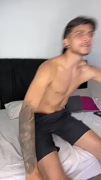 NoahMeganX online show from April 9, 2026, 6:19 am