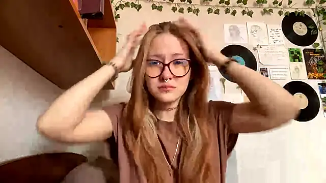 LaureenVielma online show from March 29, 2026, 8:36 am