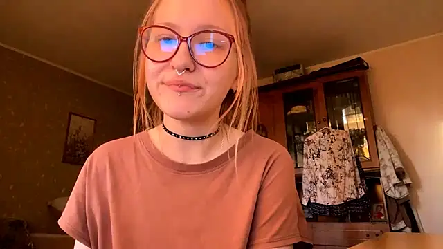 LaureenVielma online show from April 1, 2026, 1:41 pm