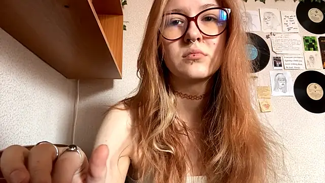 LaureenVielma online show from April 14, 2026, 7:25 am