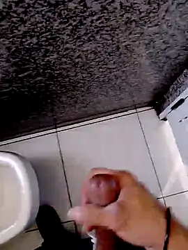 Snapshot of miximilian chatting on March 27, 2026, 6:07 pm miximilian online show from March 27, 2026, 6:07 pm