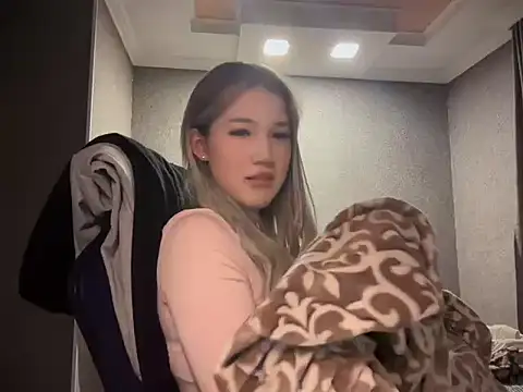 Snapshot of lilXdomiii chatting on February 1, 2026, 5:11 pm lilXdomiii online show from February 1, 2026, 5:11 pm