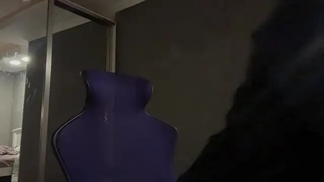 Snapshot of lilXdomiii chatting on February 14, 2026, 5:53 pm lilXdomiii online show from February 14, 2026, 5:53 pm