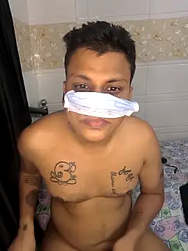 Snapshot of silkboy69 chatting on February 8, 2026, 12:14 am silkboy69 online show from February 8, 2026, 12:14 am