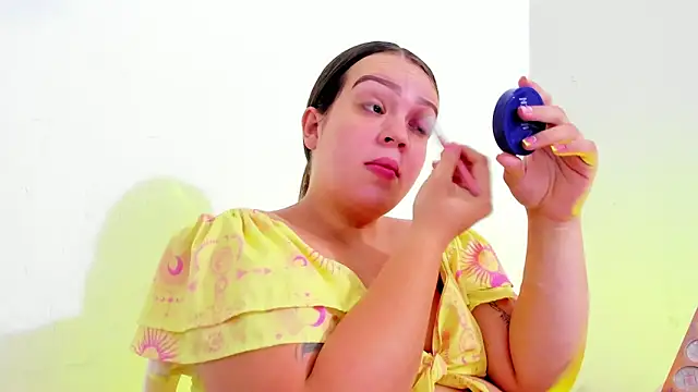 Emely pregnantt online show from February 12, 2026, 12:22 pm