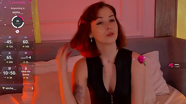 VivanWestwood online show from April 13, 2026, 5:07 pm