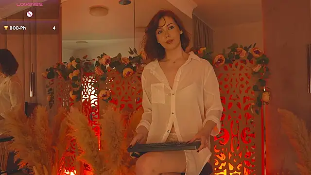 VivanWestwood online show from April 18, 2026, 7:07 pm