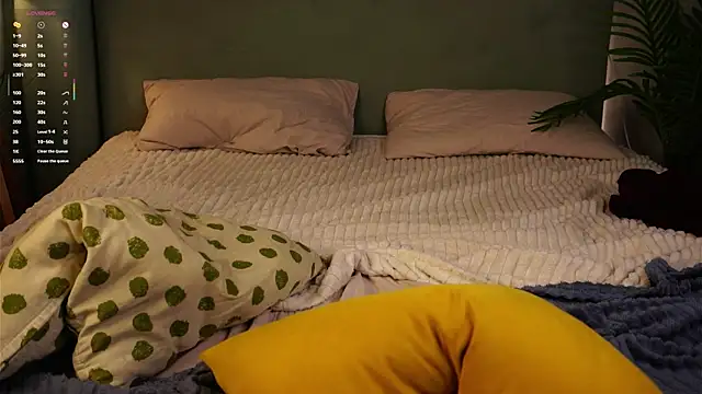 ShantellAngulo online show from April 6, 2026, 4:46 am