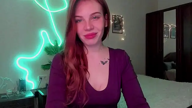 kelly love 222 online show from February 25, 2026, 4:44 am