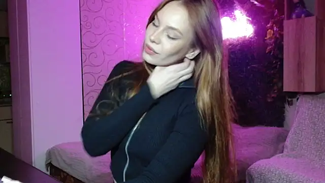 kelly love 222 online show from April 28, 2026, 8:14 pm