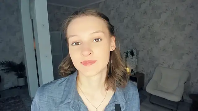 Snapshot of LianneBynon chatting on February 8, 2026, 8:29 am LianneBynon online show from February 8, 2026, 8:29 am