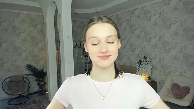 LianneBynon online show from April 20, 2026, 8:50 am