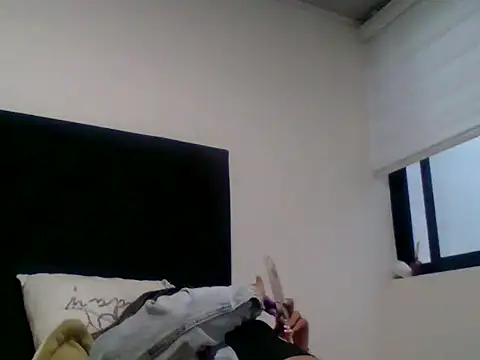 Ambar Cortes online show from February 18, 2026, 10:39 pm